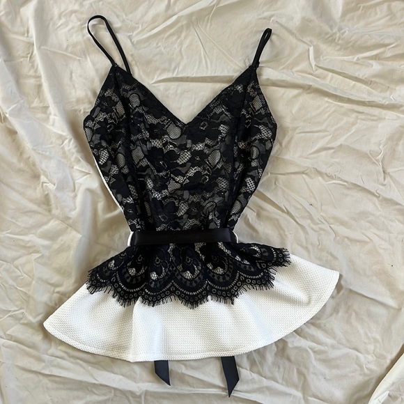 Eclipse bowed lace tank, size small - Picture 1 of 3